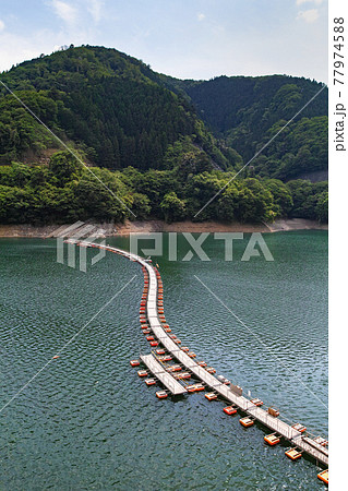 東京都/ 全国でも珍しい浮き橋「麦山の浮き橋・浮橋」（ドラム缶橋） 77974588