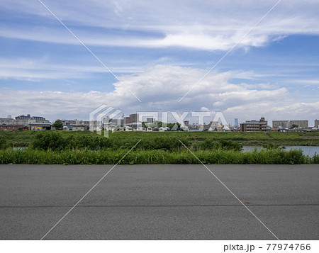 松原市天美西付近の大和川河川敷の風景 77974766