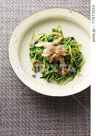 豚ばら肉と豆苗炒め11 豚ばら肉と豆苗炒め11 77975055