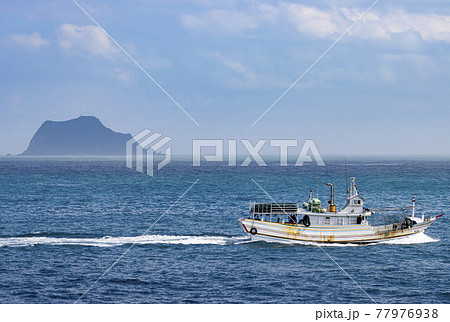 釣り船 釣り舟 釣船 77976938