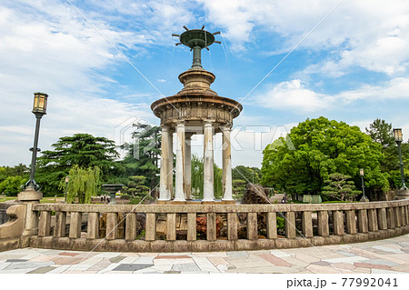 鶴舞公園のシンボル、噴水塔〈愛知県名古屋市〉の写真素材 [77992041] - PIXTA