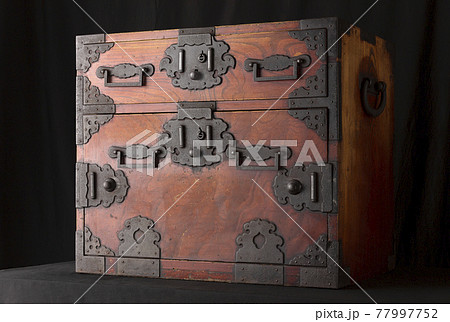 明治期の佐渡船箪笥 77997752