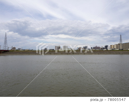 大和川駅と遠里小野橋付近の大和川の風景 大和川駅と遠里小野橋付近の大和川の風景 78005547