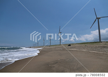 鹿島灘に連なる風力発電設備(風車) 鹿島灘に連なる風力発電設備(風車) 78008502