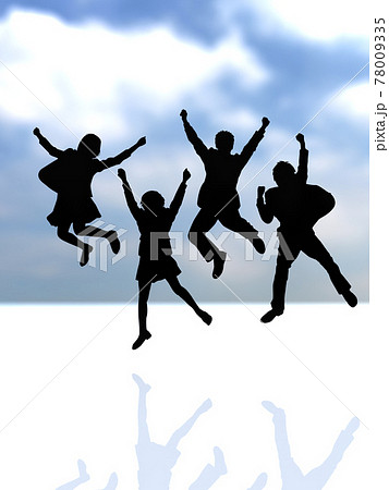 ジャンプする4人の女男学生シルエット 黒 Cgイラスト縦のイラスト素材
