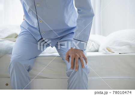 睡眠イメージ　ミドル　シニア男性 78010474