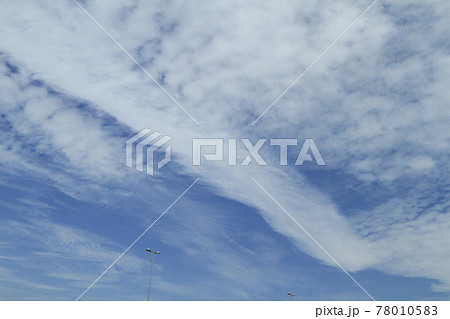 秋空のすじ雲 秋空のすじ雲 78010583