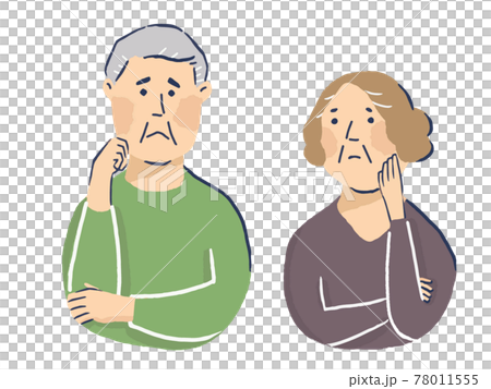 困った顔で考える老夫婦 78011555