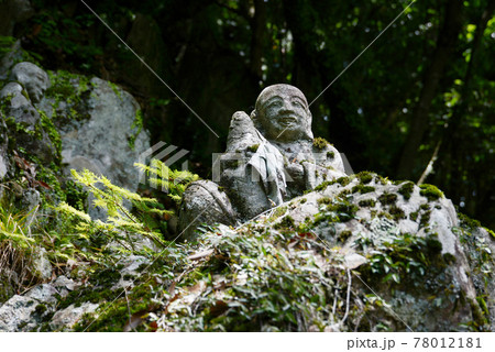 永源寺 参道の十六羅漢 滋賀県東近江市 永源寺 参道の十六羅漢 滋賀県東近江市 78012181