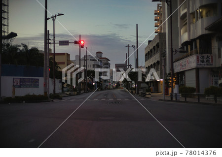 夜明けの石垣島　730交差点 78014376