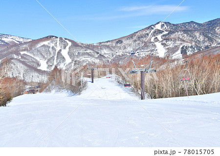 志賀高原 蓮池スキー場Aコースより西館山、東館山スキー場方面を望む(長野県山ノ内町)【2021.3】 志賀高原 蓮池スキー場Aコースより西館山、東館山スキー場方面を望む(長野県山ノ内町)【2021.3】 78015705