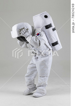 depressed astronaut, white background 78024249