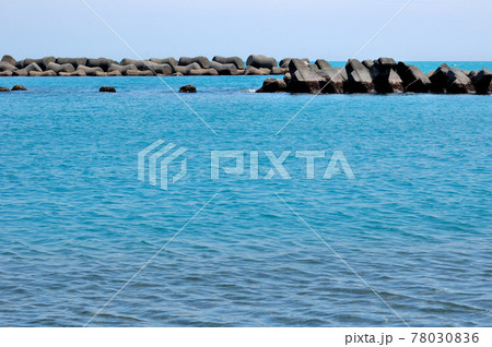 テトラポットのある海 78030836