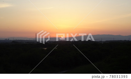 日の出・夜が明ける・新しい朝が来た・東の空・今日も一日良い天気・運動会・遠足・受験当日・初出勤・希望 78031393