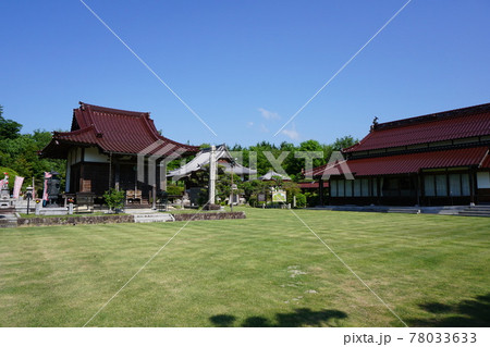 岡山県津山市にある真言宗「新善光寺」：客殿（右）、大師堂（左）、本殿（奥） 78033633