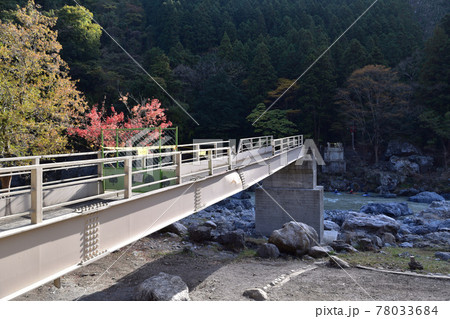 御岳渓谷・2019年台風19号で流された御岳小橋 78033684