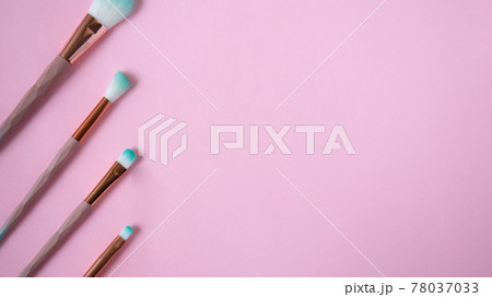 Set of make up brushes isolated on pink. Flat lay.	 78037033