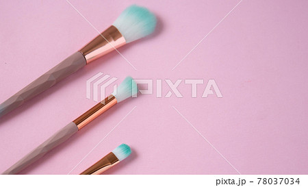 Set of make up brushes isolated on pink. Flat lay.	 78037034