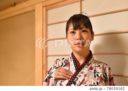 和服姿の女性2 和服姿の女性2 78039162
