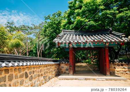 Royal Tomb of King Suro in Gimhae, Korea Royal Tomb of King Suro in Gimhae, Korea 78039264