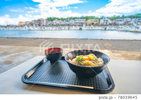 田子の浦漁港で食べる美味しい生しらす丼 田子の浦漁港で食べる美味しい生しらす丼 78039645