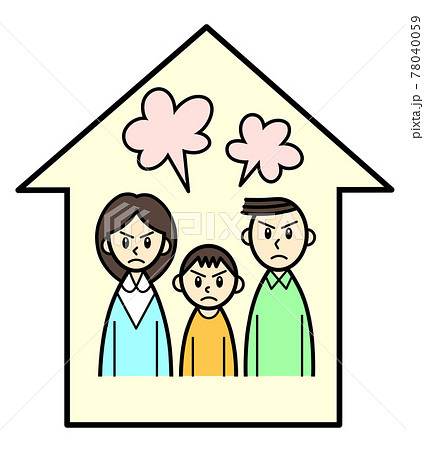 家の中で怒っている親子3人 78040059