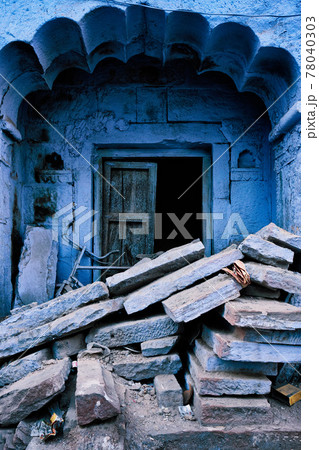 Blue houses in streets of of Jodhpur Blue houses in streets of of Jodhpur 78040303