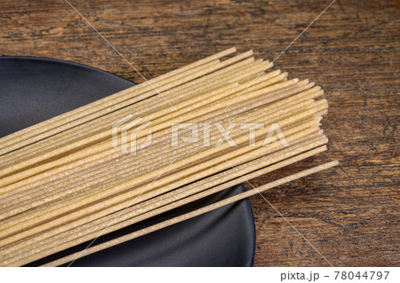 gluten and grain free Italian spaghetti pasta 78044797