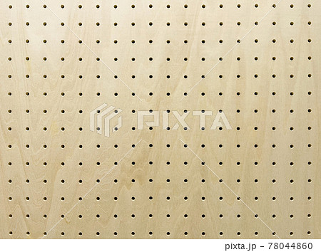 木目のある有孔ボードの背景画像 78044860