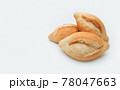 crispy bread white rolls. copy space 78047663