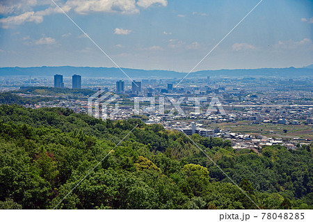 【都市風景】芥川城跡からの高槻市内の眺望 【都市風景】芥川城跡からの高槻市内の眺望 78048285