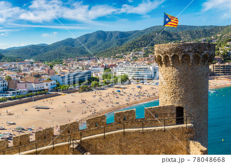 Beach at Tossa de Mar and fortress 78048668