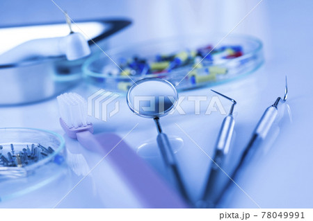 Close-up Dental Instruments 78049991