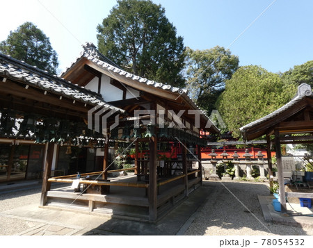 歴史ある本殿のある風景・奈良豆比古神社 歴史ある本殿のある風景・奈良豆比古神社 78054532
