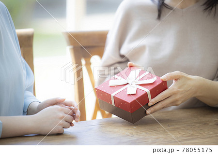 プレゼント 78055175