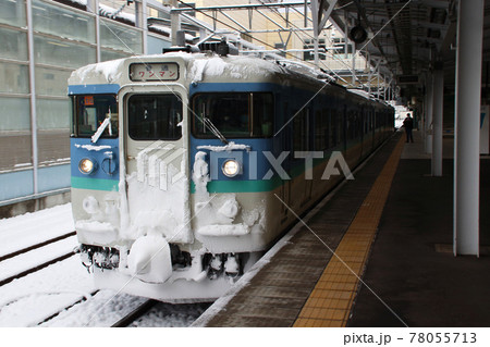 冬の北しなの線115系電車(新信州色:長野⇔妙高高原) 冬の北しなの線115系電車(新信州色:長野⇔妙高高原) 78055713