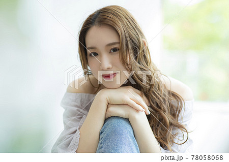 女性 笑う 笑顔 ビューティー 女性 笑う 笑顔 ビューティー 78058068