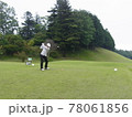 ゴルフ打つ瞬間 78061856