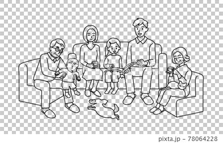 ソファに座る三世代家族 ソファに座る三世代家族 78064228