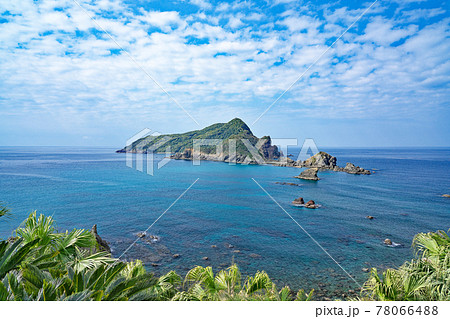 【後藤鼻展望所より沖秋目島】 鹿児島県南さつま市笠沙町赤生木 【後藤鼻展望所より沖秋目島】 鹿児島県南さつま市笠沙町赤生木 78066488