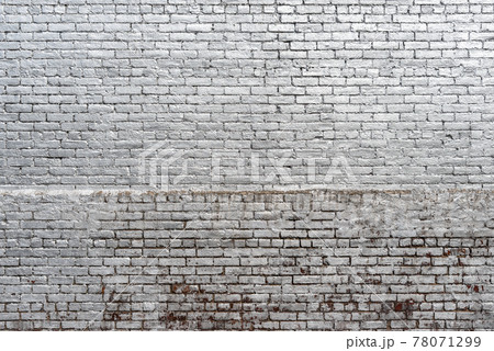 Brick wall texture painted in silve 78071299
