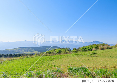 登山道から見たくじゅう連山 万年山 大分県 登山道から見たくじゅう連山 万年山 大分県 78072076