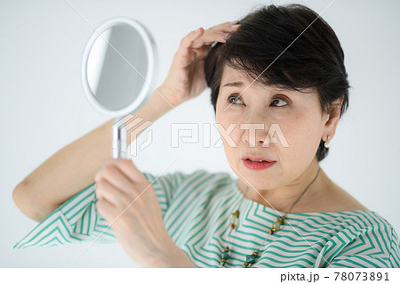 シニア女性　ヘアケア　美容　FAGA 78073891