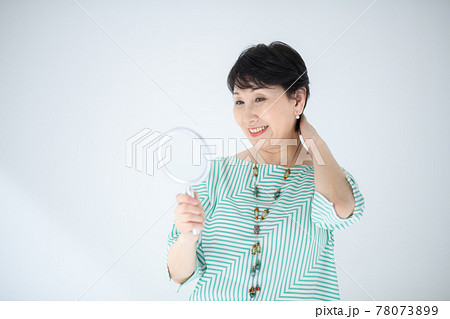 シニア女性 ヘアケア 美容 FAGA シニア女性 ヘアケア 美容 FAGA 78073899