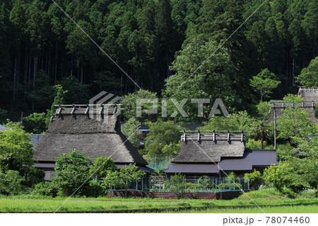 美山　田植えと茅葺き民家　【京都府】 78074460