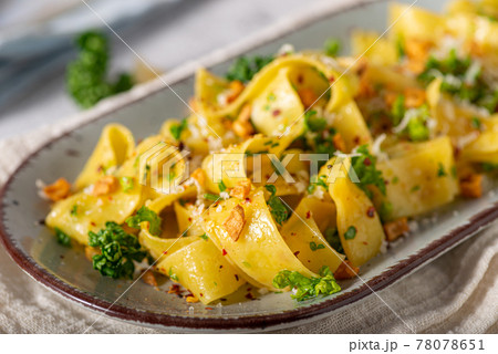 Garlic pasta with chilli flakes Garlic pasta with chilli flakes 78078651