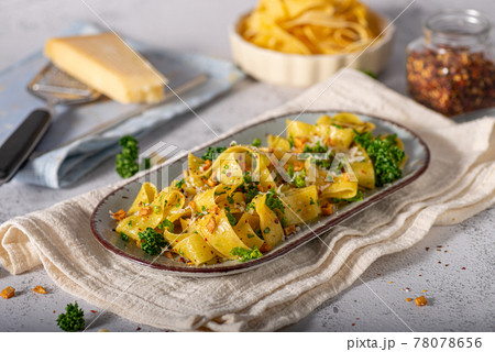 Garlic pasta with chilli flakes 78078656