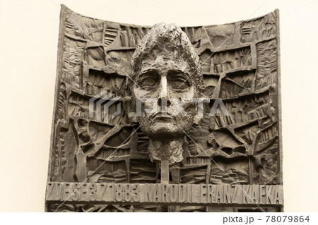 franz kafka bas relief prague monument franz kafka bas relief prague monument 78079864