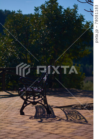 Bank for tranquility and peace in the countryside 78081183