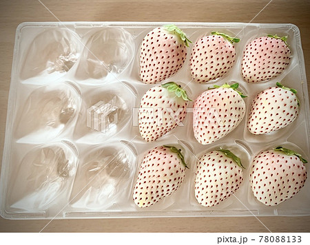 写真素材: 白いちご 78088133